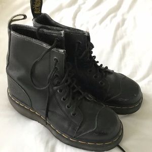 DR MARTENS